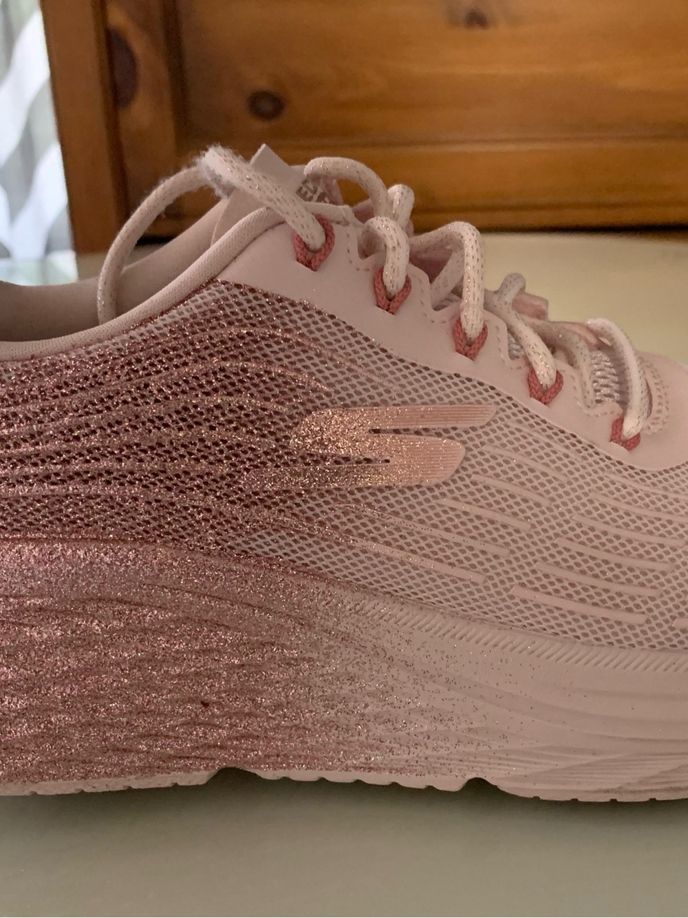 Skechers Air Cooled Women’s Pink Glitter Mesh Athletic Sneaker 8 NWOT